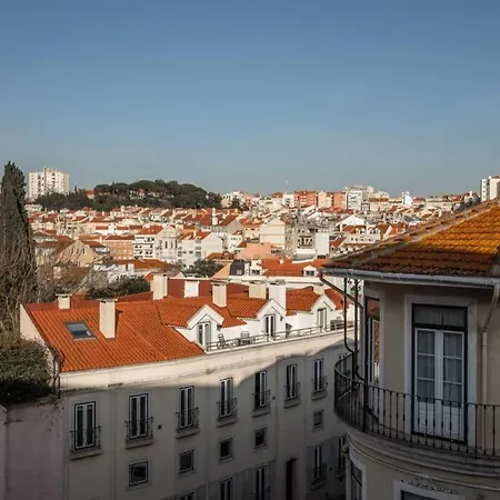 Family In The Center - Bp3 Lisbon